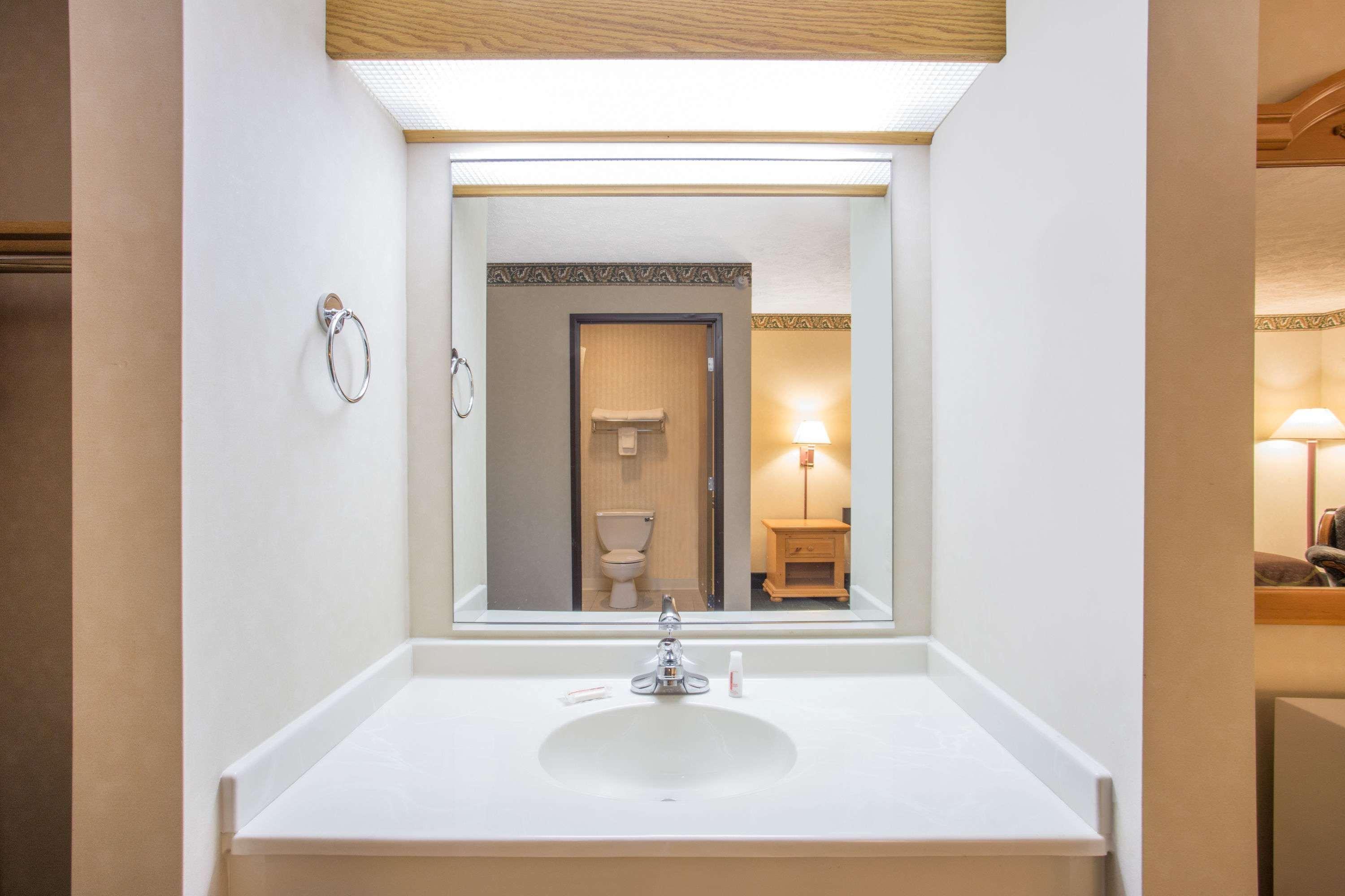 Burgundy Inn & Suites By Oyo El Paso Dış mekan fotoğraf